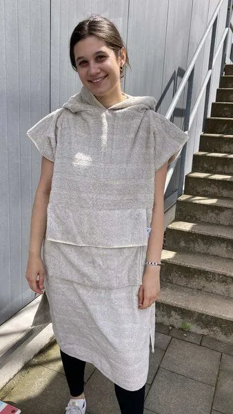 mio eco mio eco Hochwertiger Multipurpose Poncho aus Retoure-Handtüchern zero waste – Produktbild 2 von 4