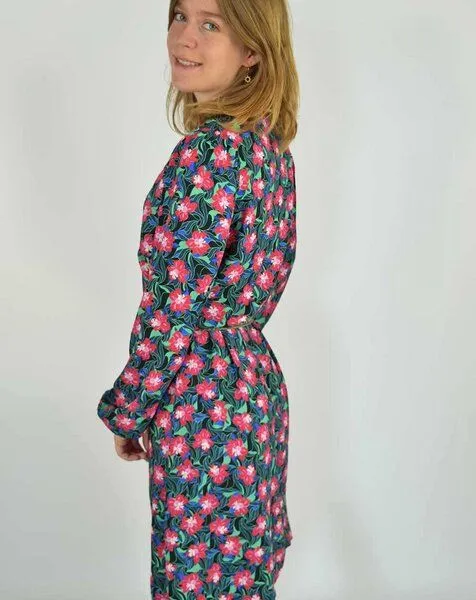 Aatise Aatise Kurzes Kleid Zelda, 100 % Ecovero, Bischofsärmel,, Schwarz, – Produktbild 2 von 3
