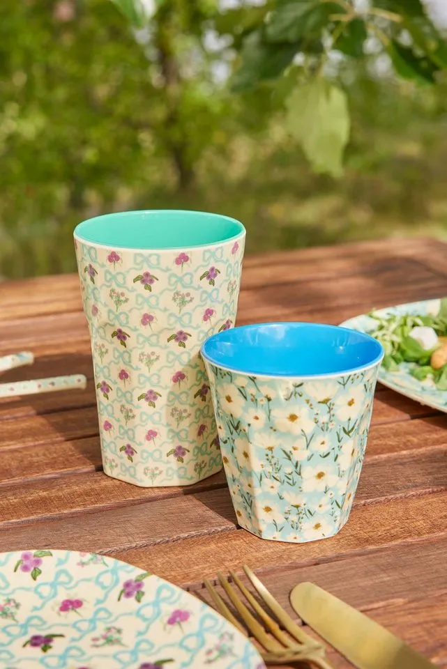 RICE RICE Becher Rice Melamin Becher Medium mit Sommer Blumen Print, 1-tlg., Melamin, Bunt|weiß, – Produktbild 2 von 2