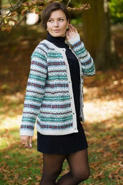 Haus of Namaste Haus of Namaste Fair-Isle-Cardigan aus 100 % Lammwolle – Produktbild 4 von 4