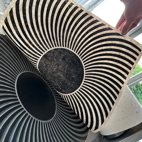 Veskor Cassiopeia Veskor Cassiopeia PSYCHEDELIC SUN Op-Art Linoldruck | 40 x 40 cm | Schwarz auf Naturweiß – Produktbild 4 von 4