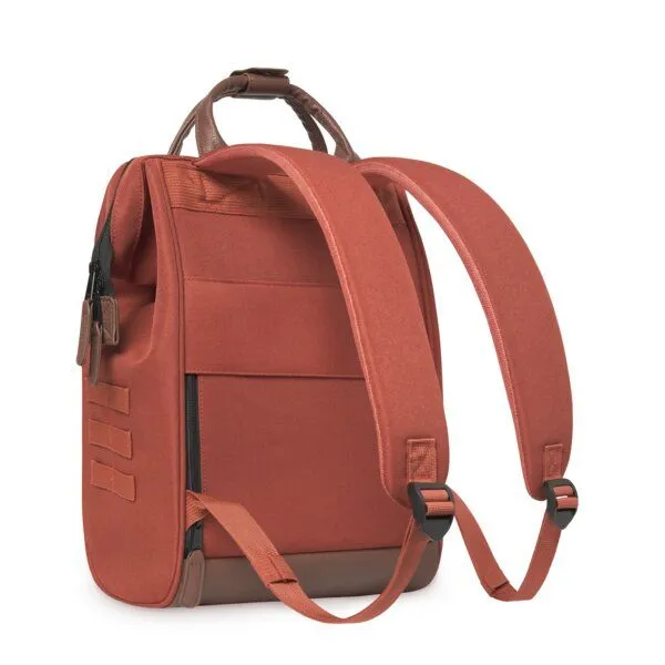 Cabaïa Cabaïa Rucksack Adventurer Medium aus veganem Leder - 23 Liter, Rot, – Produktbild 2 von 4