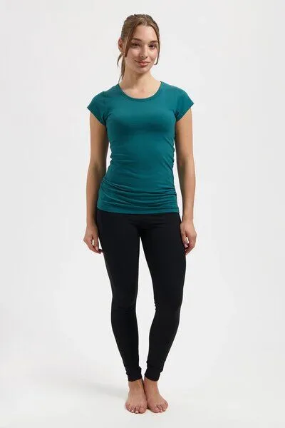 Urban Goddess Urban Goddess Zefira Yoga Tee, Seamoss (grün), – Produktbild 4 von 4