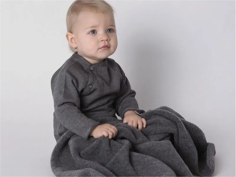 Reiff Strickwaren Babydecke Bio Merinowolle Fleece fels Gr. 1 (95 x 70 cm), Rot, – Produktbild 2 von 2