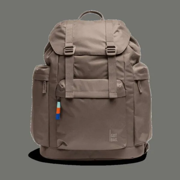 GOT BAG GOT BAG Flap Pack LARGE Rucksack mit Laptopfach aus RE:PET, Braun (oyster), – Produktbild 1 von 4
