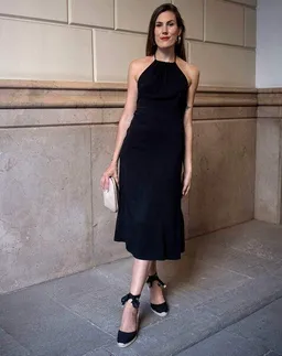 Aatise Aatise Rückenfreies Abendkleid Zella 100% EcoVero schwarz – Produktbild 1 von 1