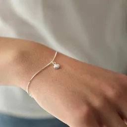 BELLYBIRD Jewellery BELLYBIRD Jewellery Armband - kleine Muschel, Anhänger/ Silber/ Silber vergoldet – Produktbild 1 von 1
