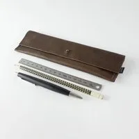 matilda k manufaktur matilda k. manufaktur Stiftemäppchen aus Bio-Leder in verschiedenen Farben mit Knopfniete 'leonore k.', Castagno, – Produktbild 1 von 1
