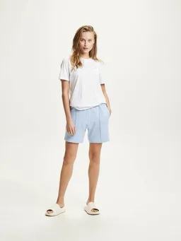KnowledgeCotton Apparel KnowledgeCotton Apparel Damen Sweatshorts "SWEAT SHORTS" aus Biobaumwolle - Chambray Blue, GOTS zertifiziert – Produktbild 1 von 1