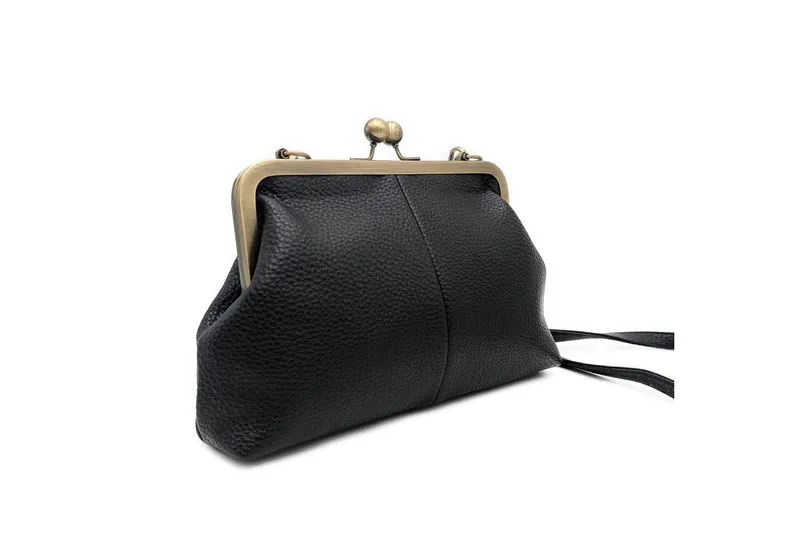 Mera Vellon Umhängetasche Damen Handtasche Novela, Umhängetasche aus veganem Leder und mit Clipverschluss, Schwarz, – Produktbild 4 von 5