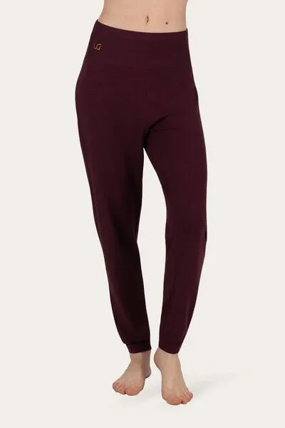 Urban Goddess Urban Goddess Ojas Loose Fit Yoga Hose mit Bambus viskose, Fig (lila), – Produktbild 1 von 4