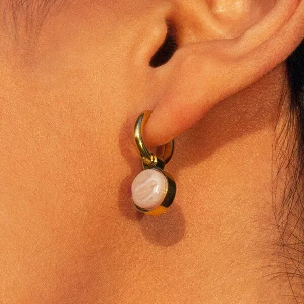 ALEXASCHA ALEXASCHA Gold Clip Creolen mit Anhänger | Mix & Match, Apricot, – Produktbild 3 von 4