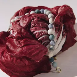 Maren Jewellery Sommer Armband Perles de Terre - 15 / Türkis Töne & 8 Karat Gold – Produktbild 1 von 1