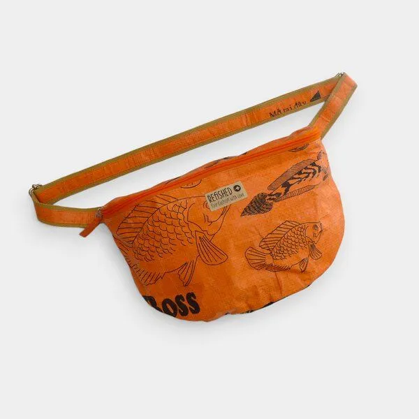 REFISHED fair fashion REFISHED fair fashion BUM BAG XL spezieller Gurt | Upcycelte Bauchtasche, #fish orange-schwarz d-blumen, – Produktbild 1 von 3
