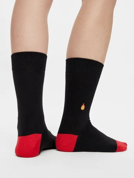 Natural Vibes Natural Vibes Bestickte Socken | Flammenmotiv | Bio GOTS | Bunte Socken | Herren Damen Socken, Rot, – Produktbild 2 von 3