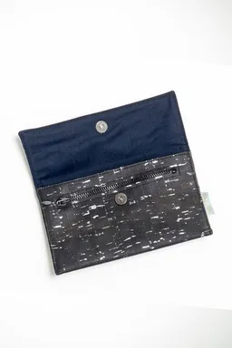 ein garten Studios ein garten Studios Corkskin Wallet / Mini Clutch Clap – Produktbild 1 von 1