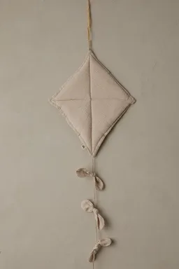 2 Stories 2 Stories KITE Wanddekoration aus Bio Musslin – Produktbild 1 von 1