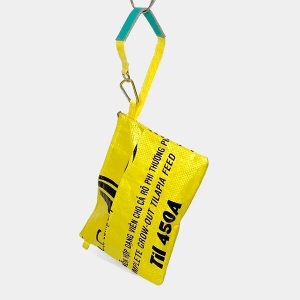 REFISHED fair fashion REFISHED fair fashion Tasche 'SOULMATE' - upcycelte Fischfuttersäcke, #fish gelb-til, – Produktbild 3 von 7