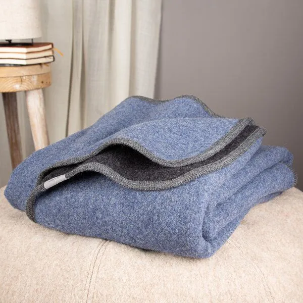 nahtur-design nahtur-design Lodendecke | Warme Wolldecke | Kuscheldecke aus 100% Schurwolle, Blau/schwarz (blau), – Produktbild 7 von 8