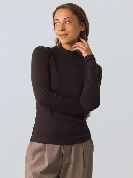 Honest Basics Honest Basics Damen Langarm Shirt mit Stehkragen aus Bio- und recycelter Baumwolle, Erdbraun, – Produktbild 2 von 4
