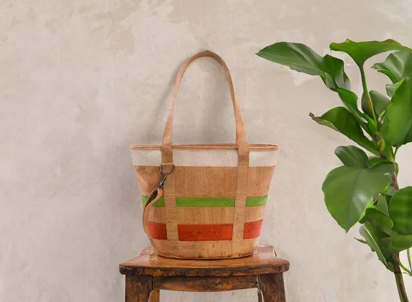 Kork-Deko Kork-Deko Kork-Handtasche (großer Shopper) in beige-grün-rot – Produktbild 3 von 6