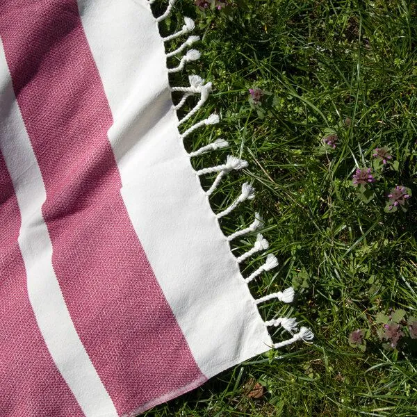 Yolunda Yolunda Hamamtuch, Strandtuch Dalya Bio-Baumwolle in 16 Farben, Beere (violett), – Produktbild 3 von 4
