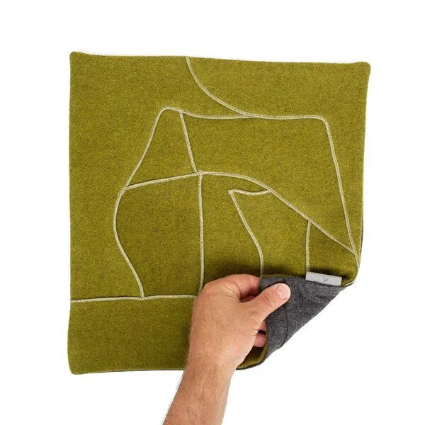 nahtur-design nahtur-design Dekokissen "zero-waste" aus kuscheliger Schurwolle | Unikate, Paula, – Produktbild 1 von 4
