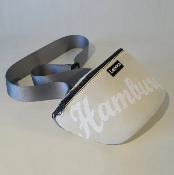 Leonca Leonca Upcycling Hip Bag aus Segel mit Hamburg-Druck in 3 Größen – Produktbild 2 von 4