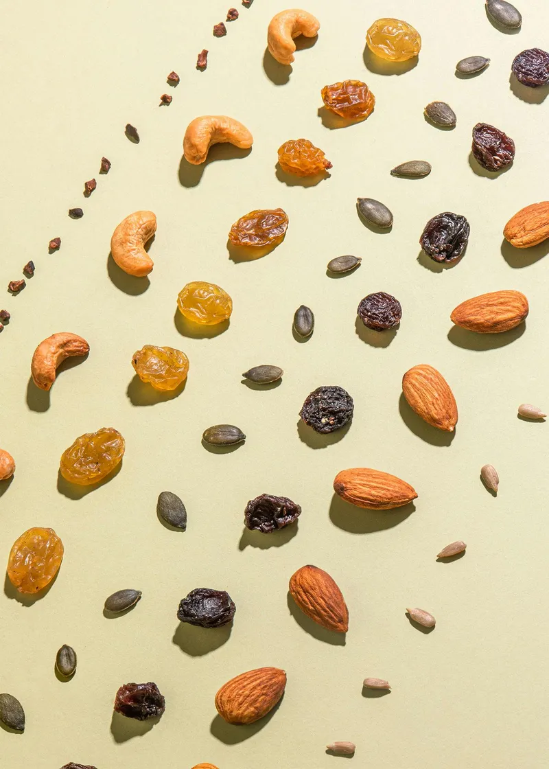 KoRo Studentenfutter mit Saaten und Kakaonibs 1 kg – Produktbild 4 von 5