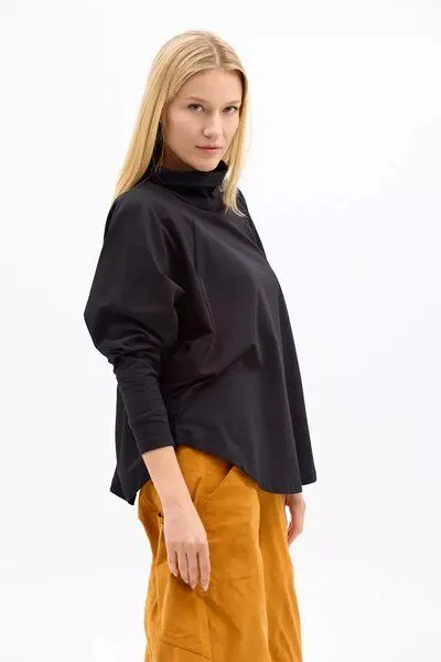 KOKOworld Rollkragenpulli Antigua – Weicher unt loser – Figurfreundlicher – Exklusiver KOKOworld-Print – Fair produziert in Polen, Black (schwarz), – Produktbild 3 von 4