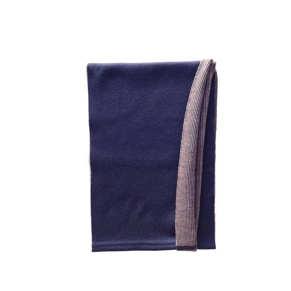 austriandesign.at austriandesign.at RundSchal aus extrafeiner Merinowolle, Blau/natur, – Produktbild 2 von 3