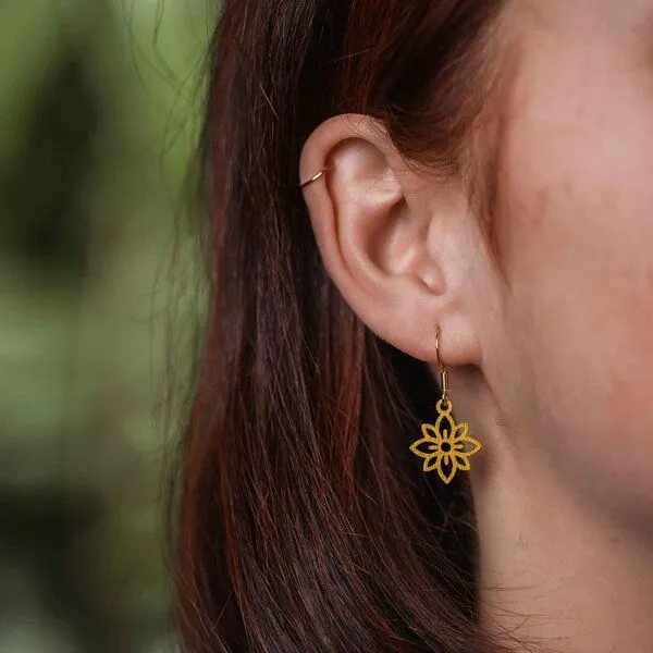 feinformart feinformart Ohrringe aus Holz - Flower mini, Senfgelb (gelb), – Produktbild 1 von 5