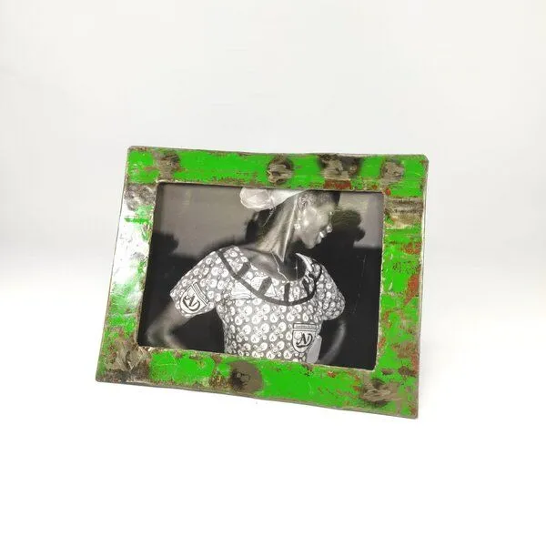 Moogoo Creative Africa Moogoo Creative Africa Bilderrahmen 13x18 cm aus recycelten Ölfässern Industrial Design Upcycling, Hellgrün, – Produktbild 1 von 2