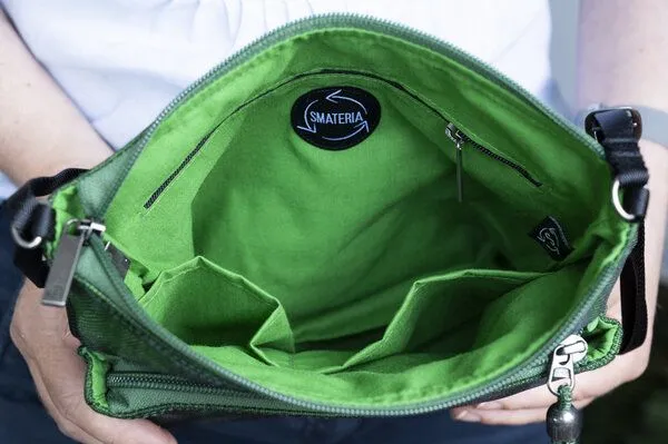 Smateria Smateria Umhänge-Tasche 'Bustle', Moos-grün, – Produktbild 2 von 2