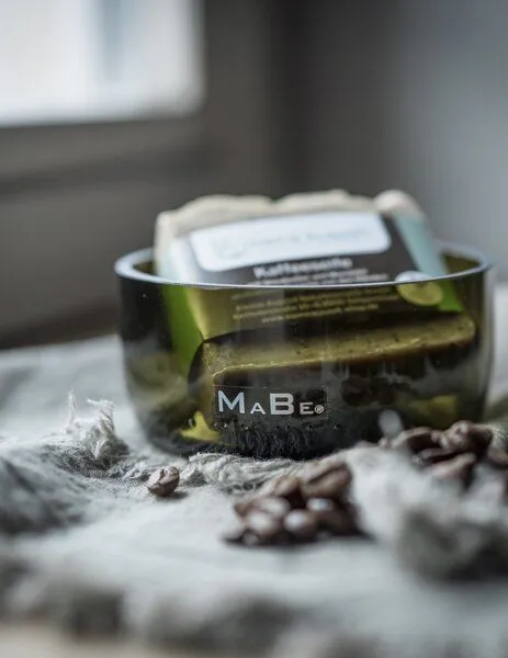 MaBe MaBe Schale UPCYCLING aus der großen Weinflasche - für kleine Nettigkeiten, Transparent, – Produktbild 3 von 4