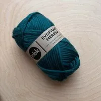 PANAPUFA PANAPUFA Merino-Seidengarn Wolle, Pine grün, – Produktbild 1 von 1