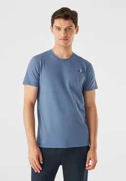 Givn Berlin Givn Berlin T-Shirt GBCOLBY (Sailboat) aus Bio-Baumwolle - Steel Blue – Produktbild 1 von 1