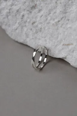 Jyoti - Fair Works Jyoti - Fair Works Ring Karana Messing/ Silber – Produktbild 1 von 1
