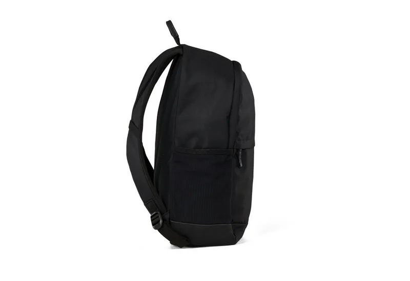 Satch Satch Freizeitrucksack Freizeitrucksack FLY Pure Black, Kollektion 2025 (1 Stück), Freizeittasche, Schulrucksack, Sporttasche, Schwarz, – Produktbild 3 von 4