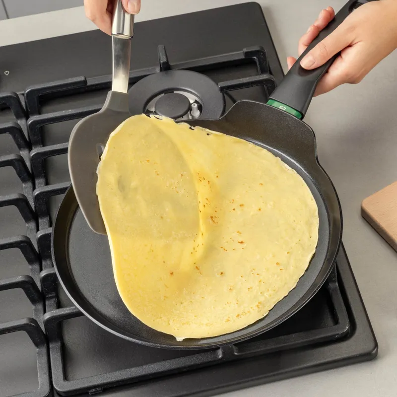 Chefkoch trifft Fackelmann Chefkoch trifft Fackelmann Crêpepfanne Bielefeld, Keramik, antihaft, Ø26cm – Produktbild 2 von 3