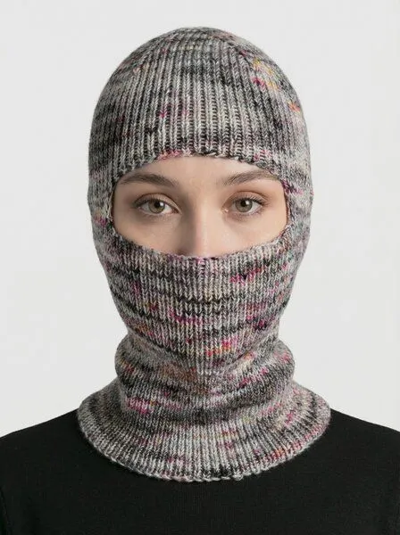 KnitToChange KnitToChange Handgestrickte Balaclava aus weichem Effektgarn – verschiedene Farben, Granit rosé, – Produktbild 1 von 4