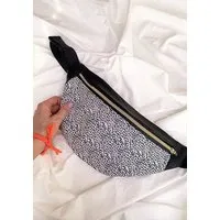 Lena Schokolade Lena Schokolade Leo-Black HipBag aus Bio-Baumwolle – Produktbild 1 von 1