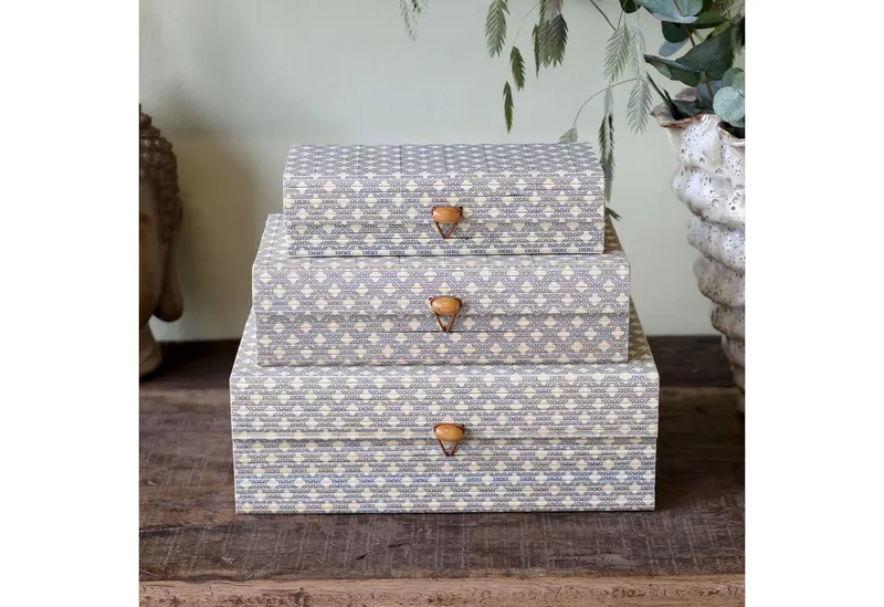 Chic Antique Holzkiste Chic Antique - 3er Schachtel Set Box Kiste mit Deckel Bambus Muster, Beige, – Produktbild 3 von 5