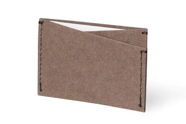 BeWooden BeWooden Veganer Kartenhalter aus Öko-Waschpapier - 2 Farbvarianten, Braun, – Produktbild 2 von 4