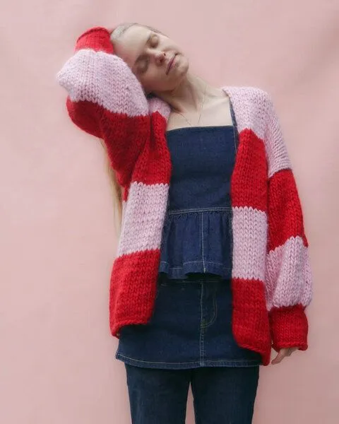 PANAPUFA PANAPUFA bunte gestreifte Strickjacke aus Merinowolle, Mehrfarbig rosa rot, – Produktbild 1 von 3