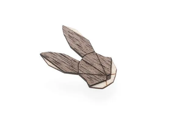 BeWooden BeWooden Brosche aus Holz Hase – Produktbild 2 von 4