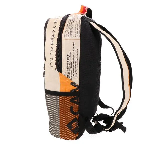 MoreThanHip MoreThanHip Laptop-Rucksack 15,6 Zoll aus recycelten Zementsäcken (Elefant oder Kamel) und Autoschläuchen – Rokha, Orange, – Produktbild 3 von 4
