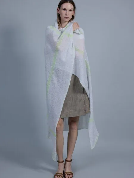 Susan's Fashion Susan's Fashion großes Mohairplaid Sue mit Karostreifen, Hellgrau mit hellgrün (grau), – Produktbild 1 von 5