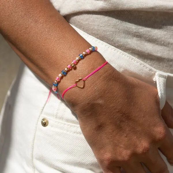 juni juni Sommer Armbänder Set "Azzurro" - Herz Stoffarmbändchen in blau oder pink mit Perlenarmband – Produktbild 4 von 7