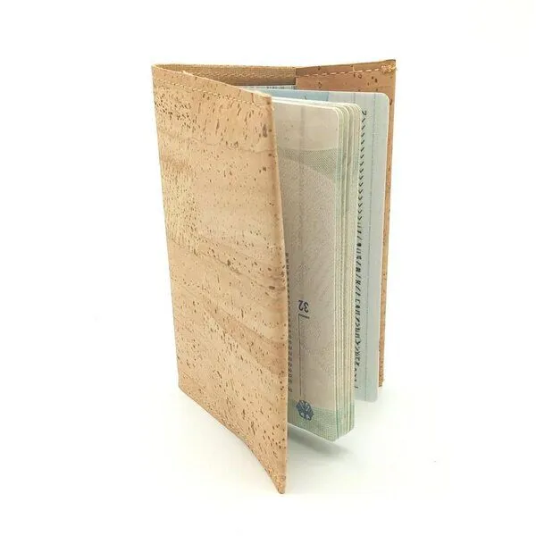 Kork-Deko Kork-Deko Korkstoff Reisepass-Hülle Beige – 2 Kartenfächer, vegan & wasserabweisend – Produktbild 3 von 8